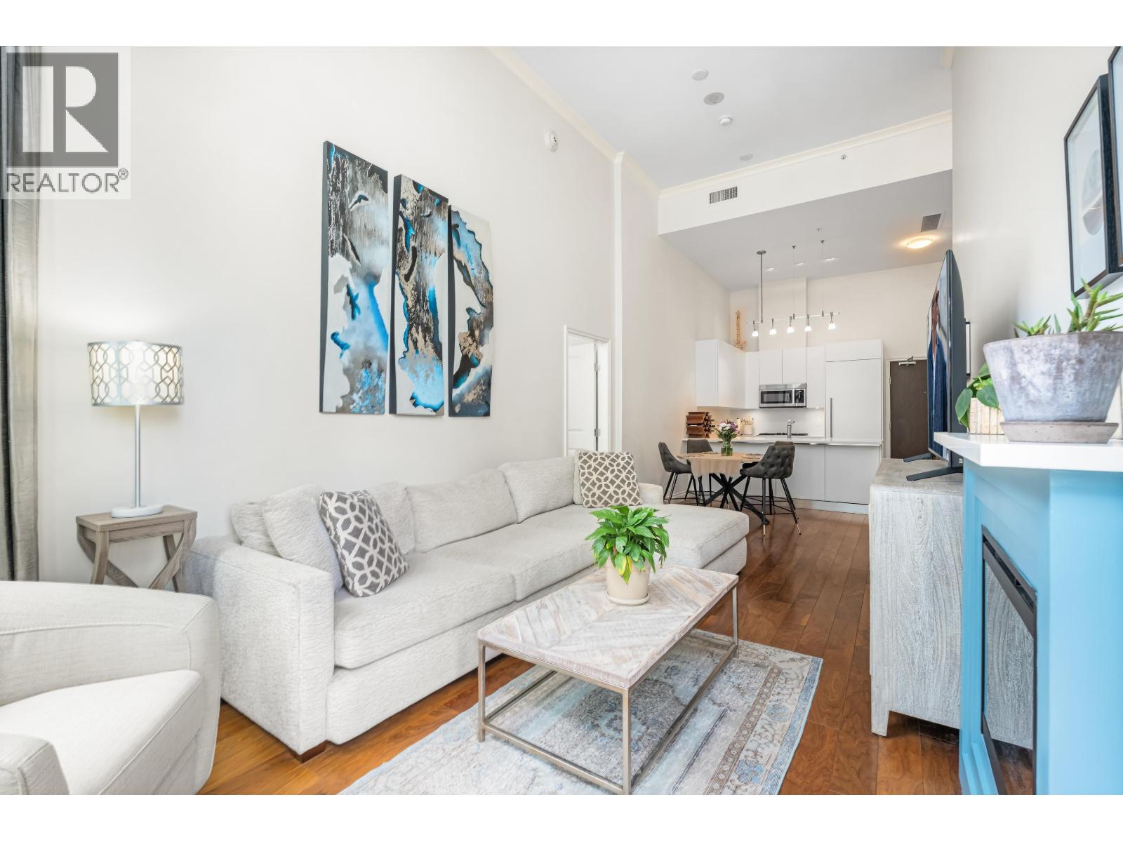 104 199 VICTORY SHIP WAY, North Vancouver