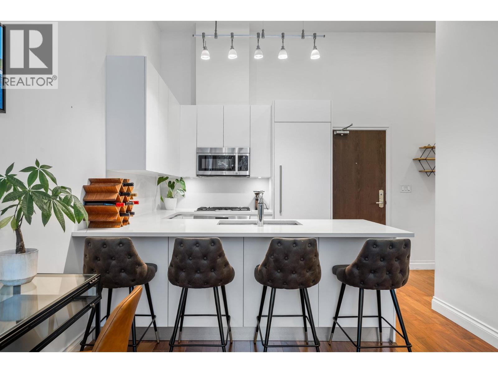 104 199 VICTORY SHIP WAY, North Vancouver