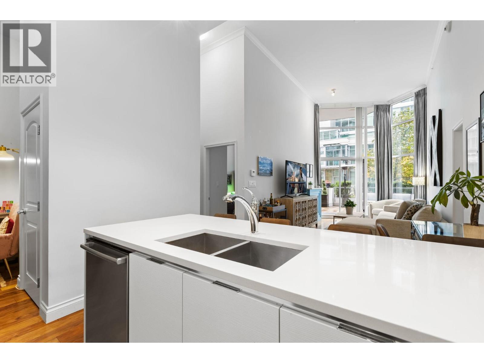 104 199 VICTORY SHIP WAY, North Vancouver