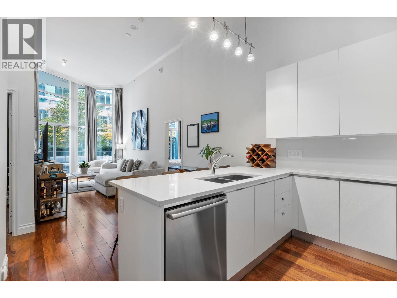 104 199 VICTORY SHIP WAY, North Vancouver