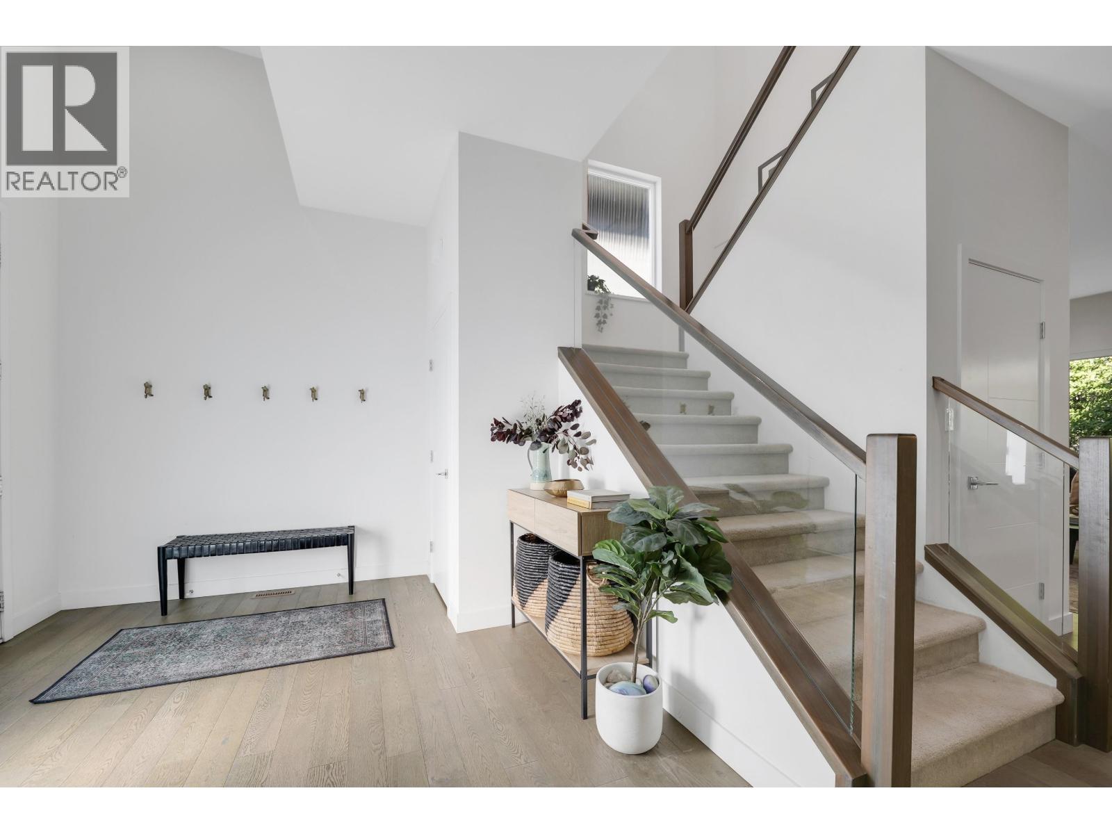 39349 FALCON CRESCENT, Squamish