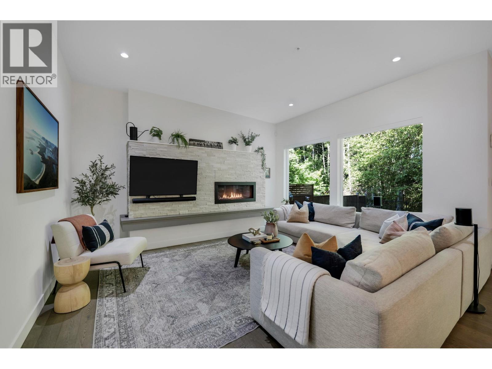 39349 FALCON CRESCENT, Squamish