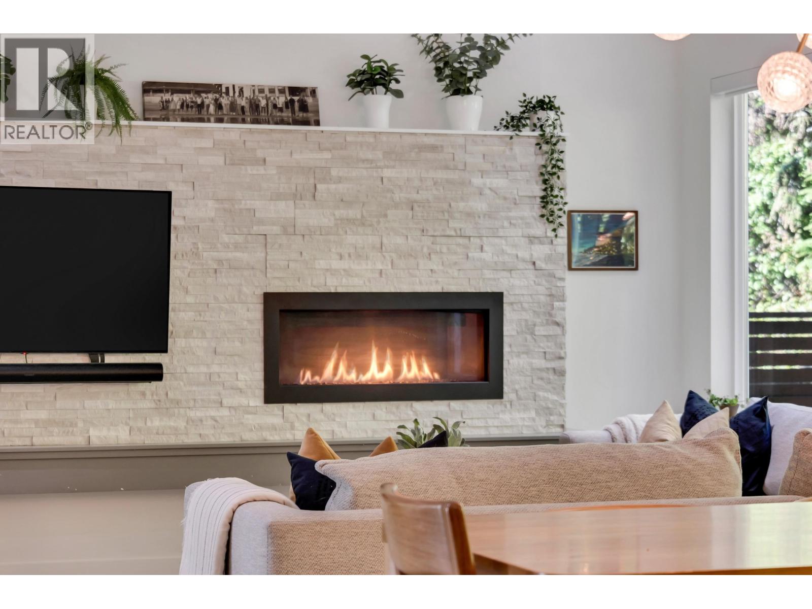 39349 FALCON CRESCENT, Squamish