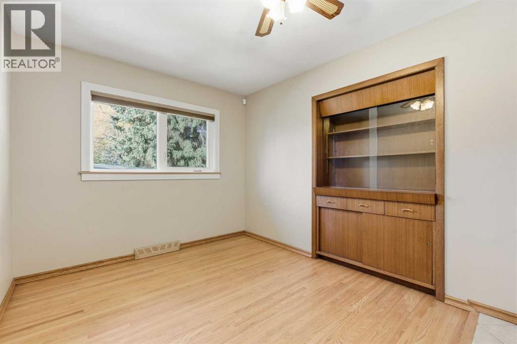 Single Family House Bungalow for Sale in  Mountview Crescent NE Winston Heights/Mountview Calgary 