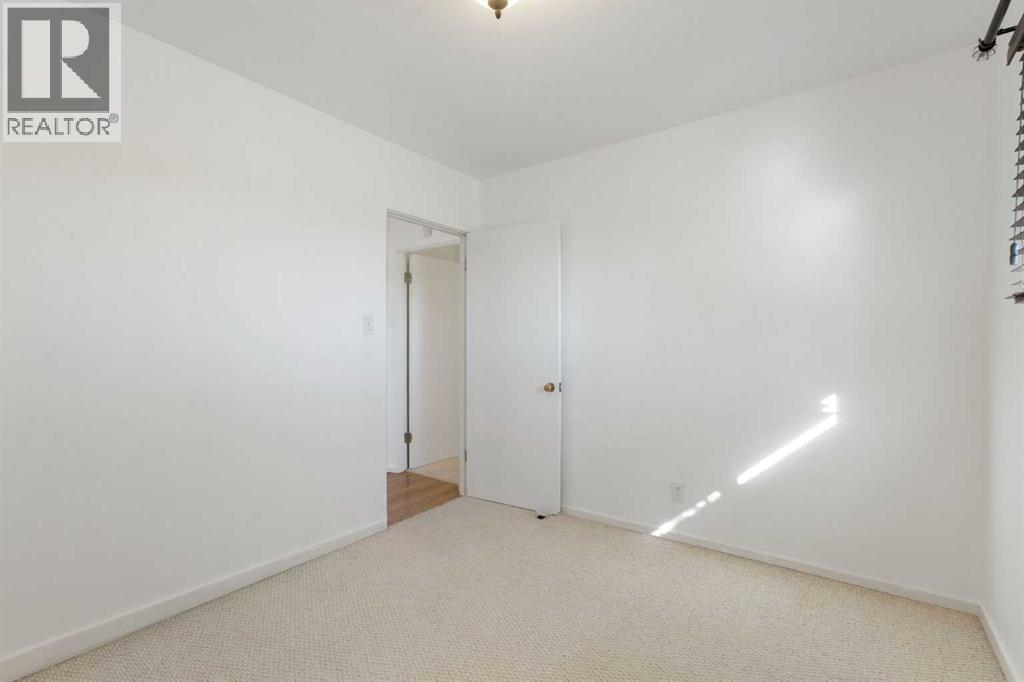 Single Family House Bungalow for Sale in  Kingsland Place SW Kingsland Calgary 