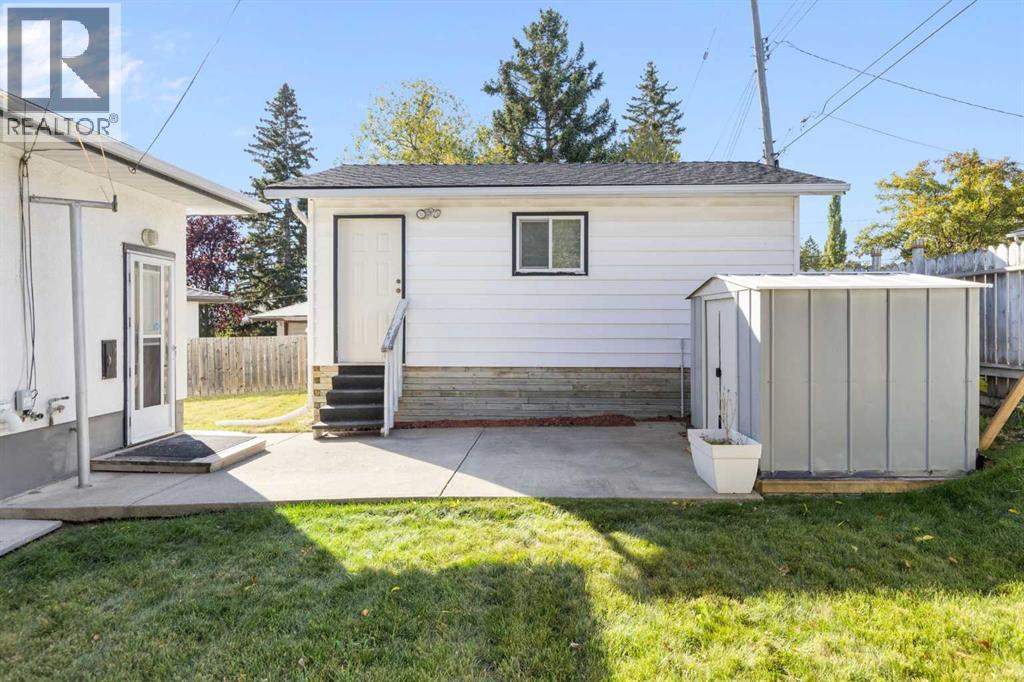 Single Family House Bungalow for Sale in  Kingsland Place SW Kingsland Calgary 
