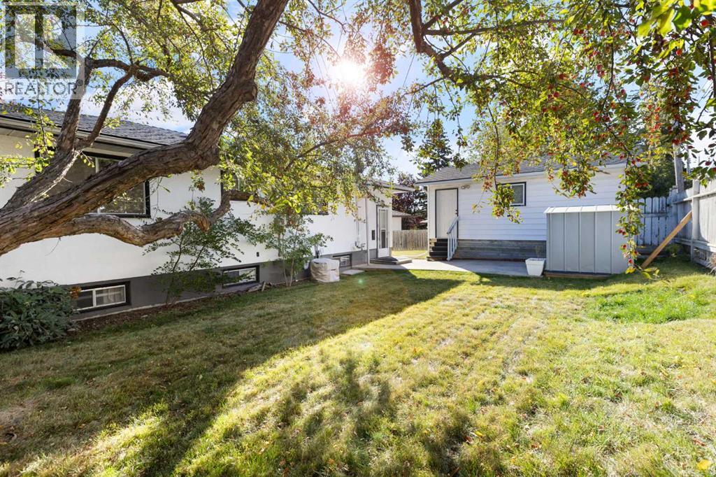 Single Family House Bungalow for Sale in  Kingsland Place SW Kingsland Calgary 