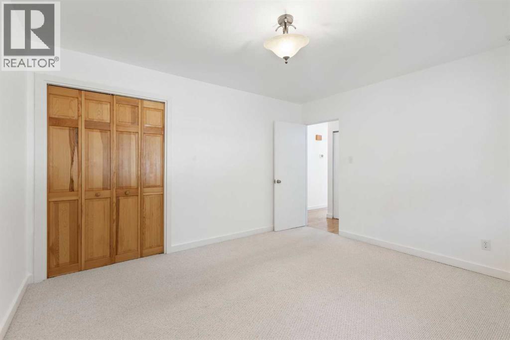 Single Family House Bungalow for Sale in  Kingsland Place SW Kingsland Calgary 