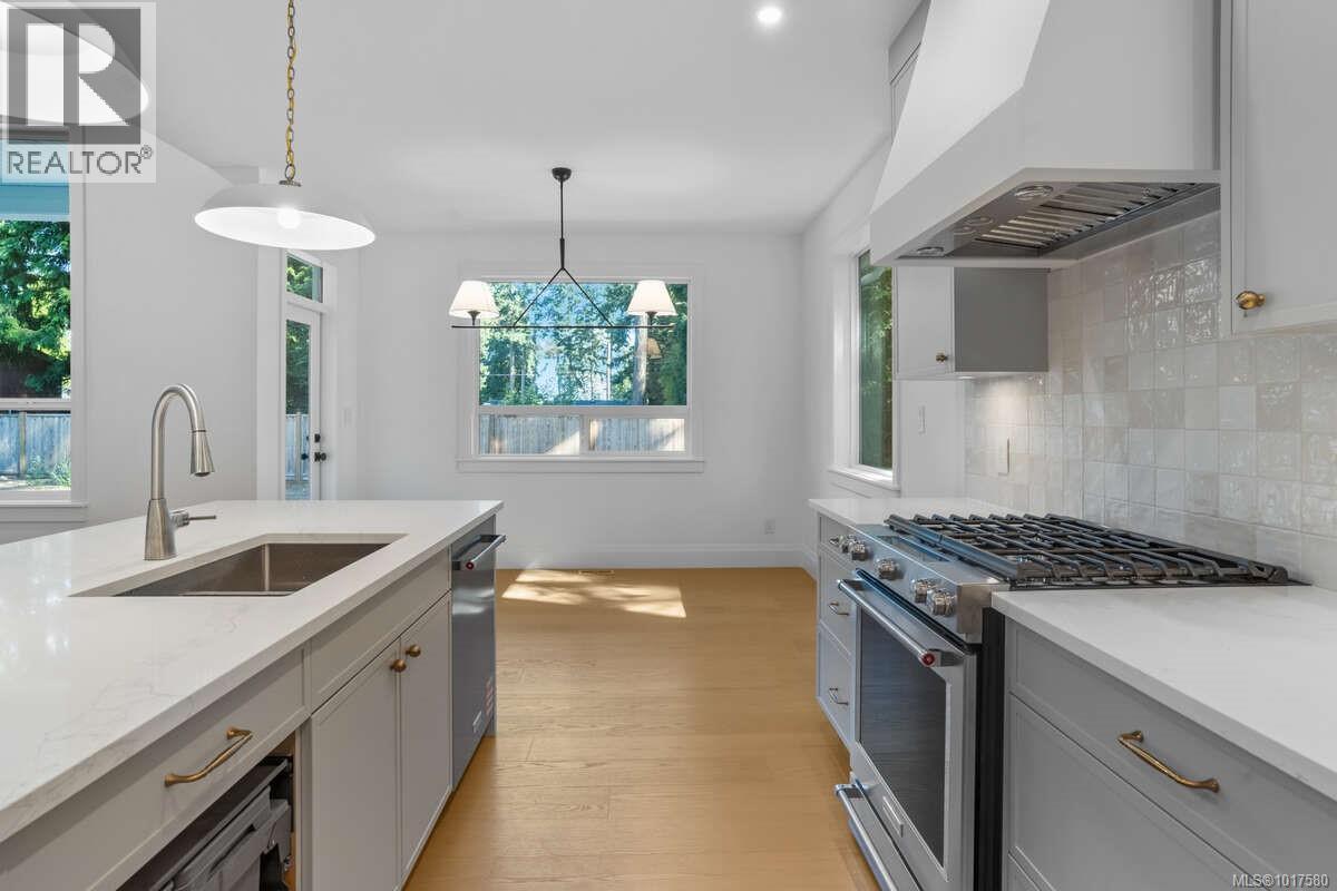 7436 Lantzville Rd, Lantzville