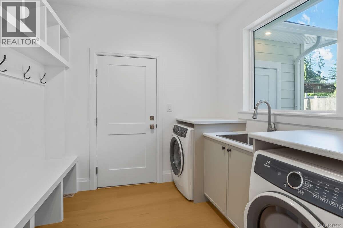 7436 Lantzville Rd, Lantzville