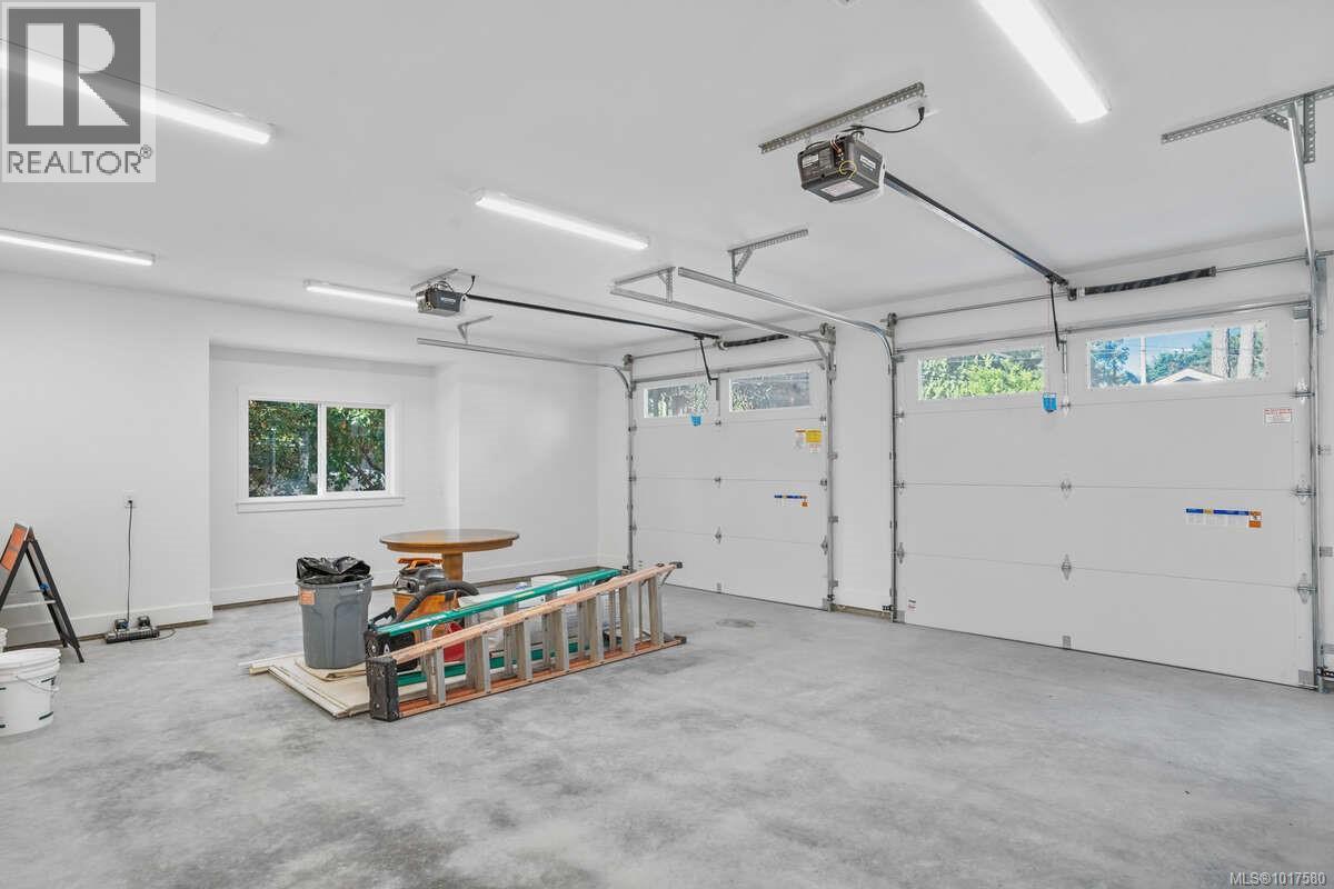 7436 Lantzville Rd, Lantzville