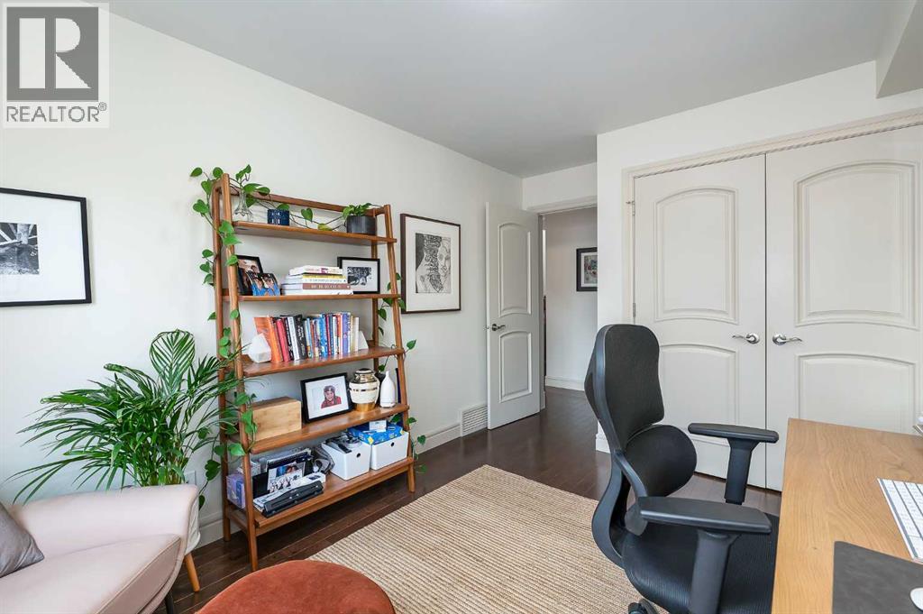 Single Family House for Sale in   Avenue SW Richmond Calgary 