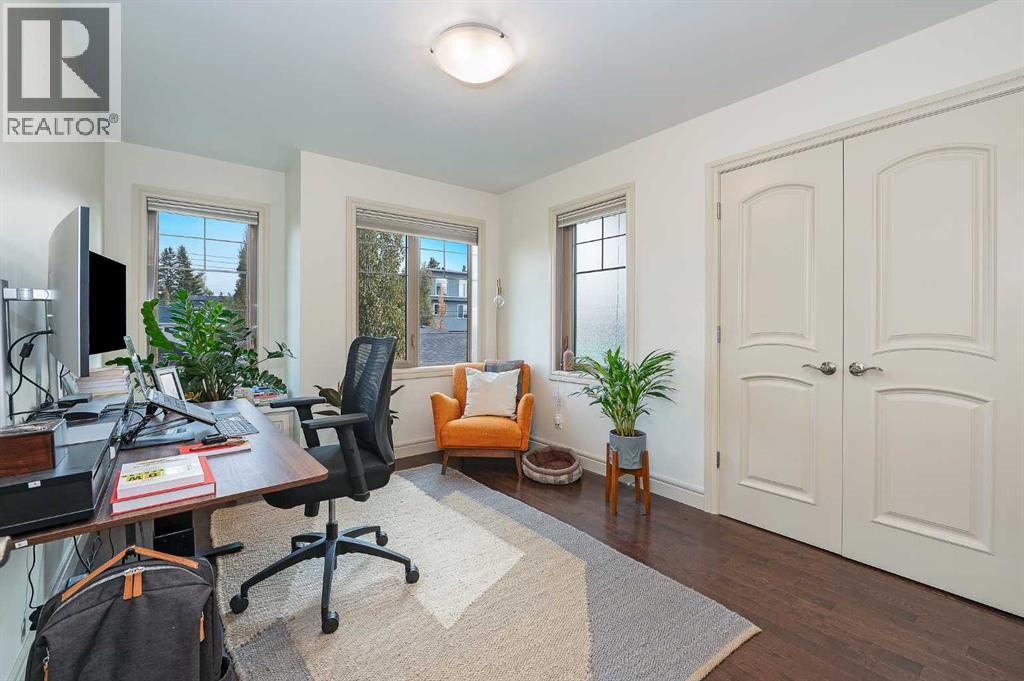 Single Family House for Sale in   Avenue SW Richmond Calgary 