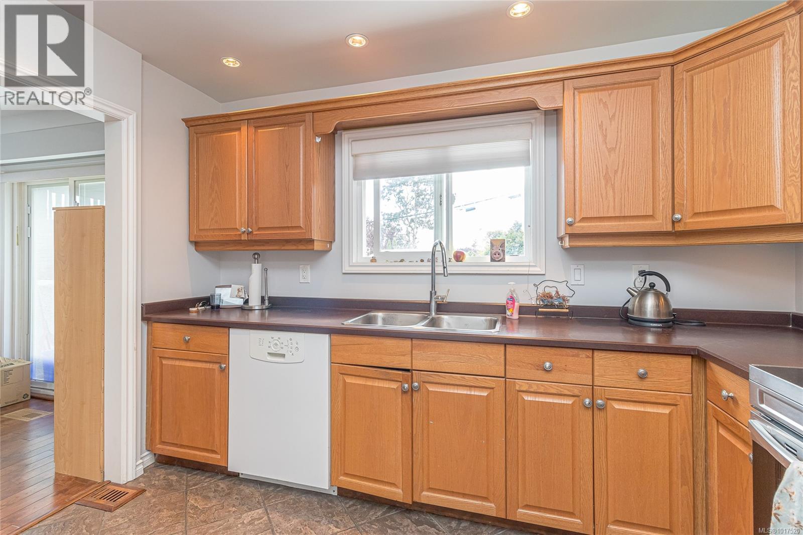  1723 Taylor Street, Saanich