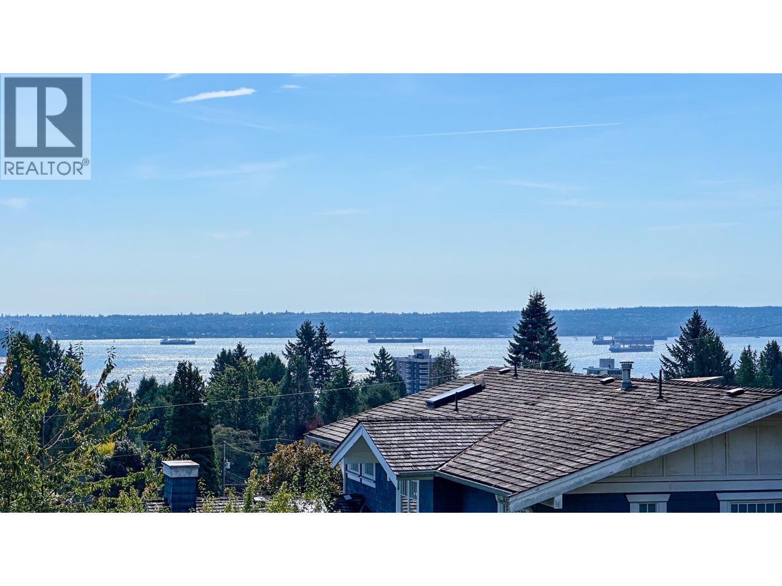 1386 MATHERS AVENUE, West Vancouver