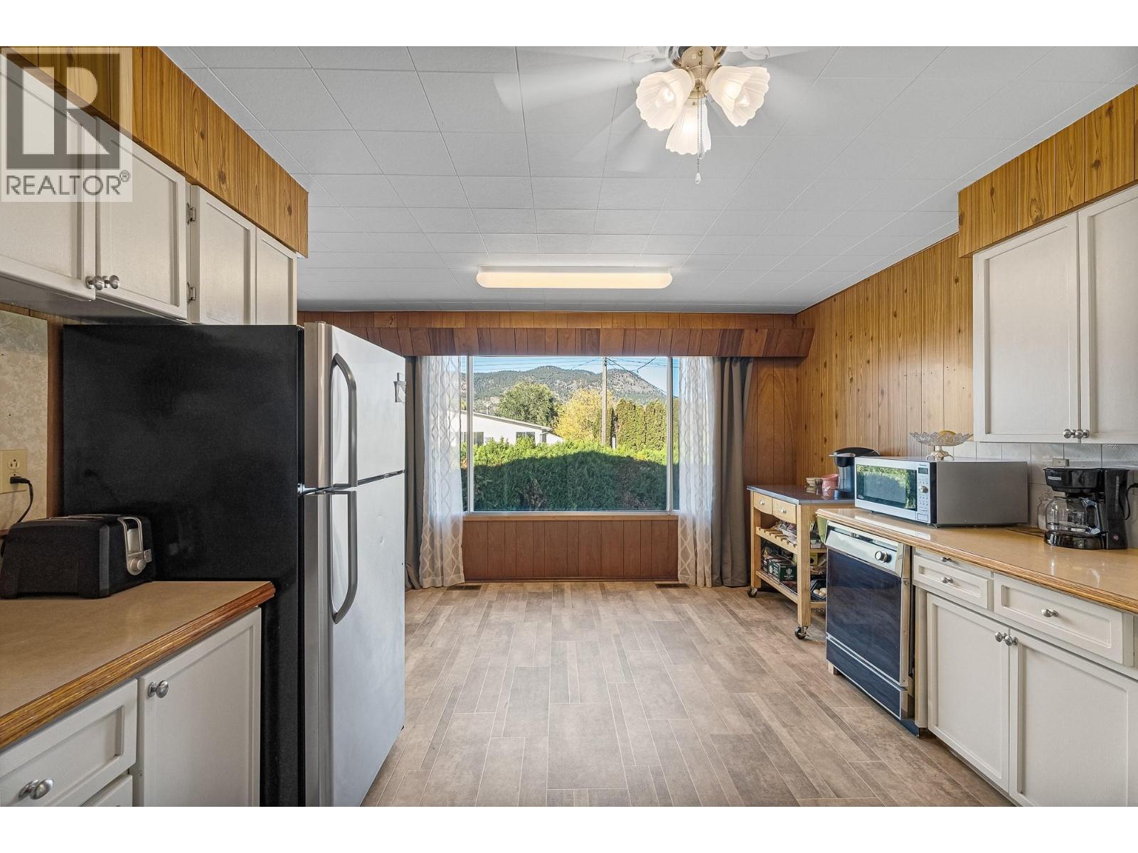 2588 Jackson Avenue, Merritt