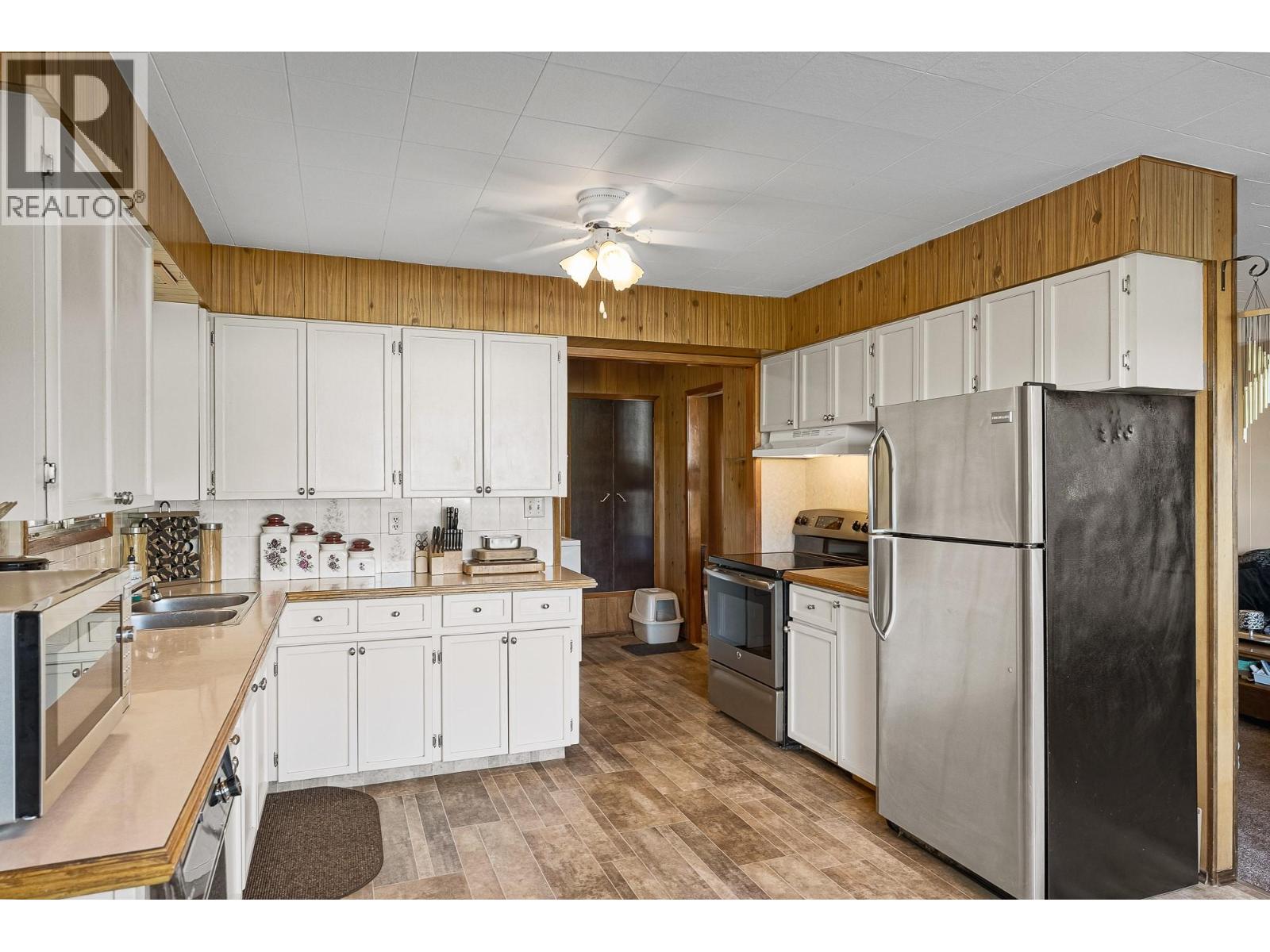 2588 Jackson Avenue, Merritt