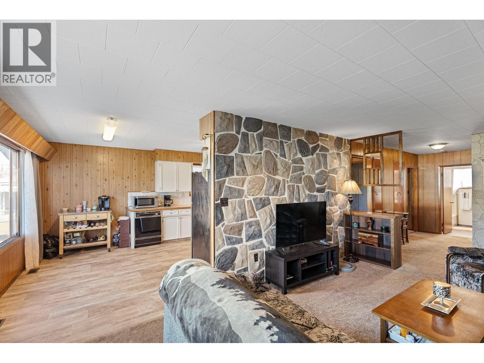 2588 Jackson Avenue, Merritt