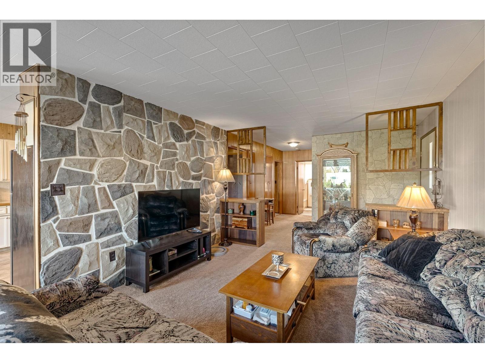 2588 Jackson Avenue, Merritt