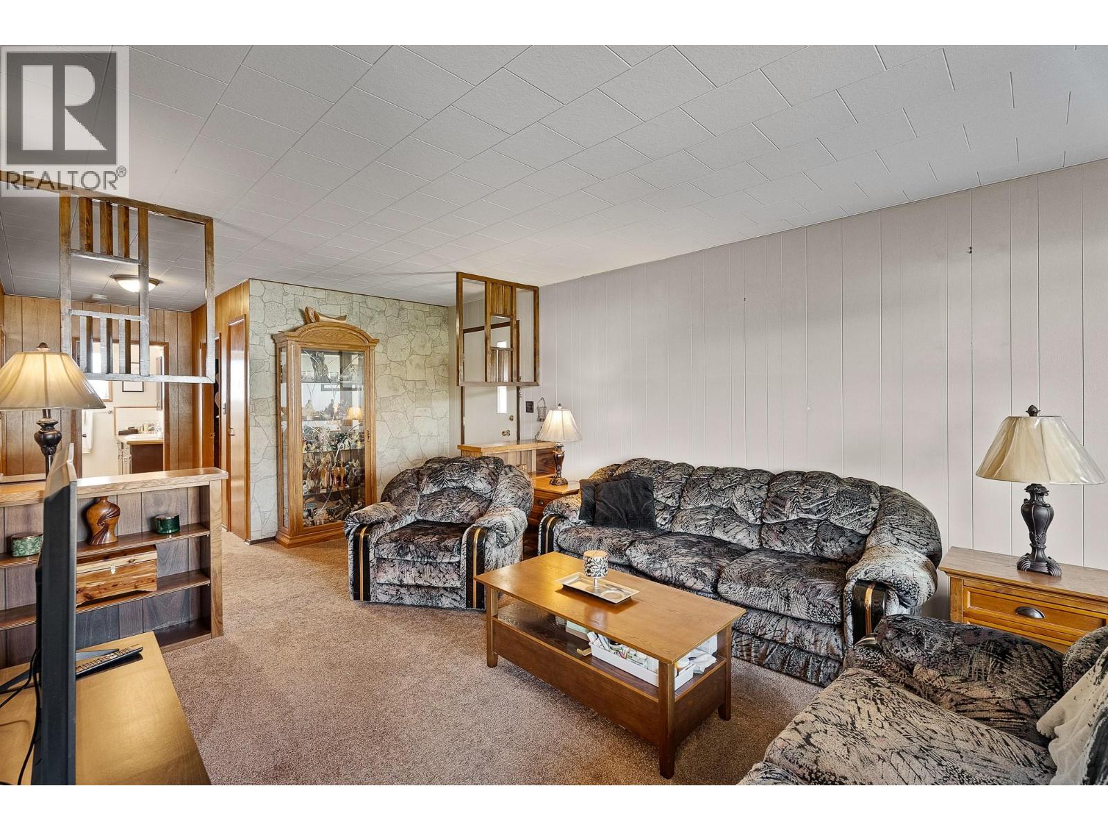 2588 Jackson Avenue, Merritt