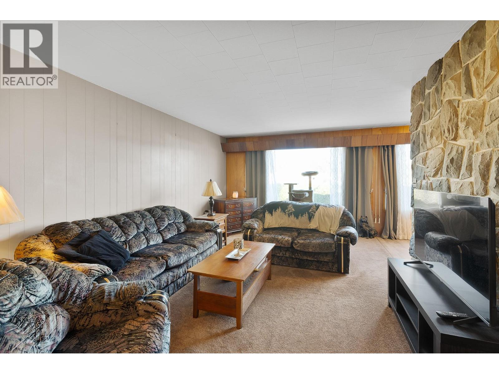 2588 Jackson Avenue, Merritt