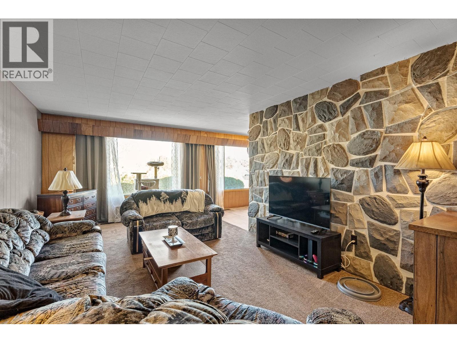 2588 Jackson Avenue, Merritt