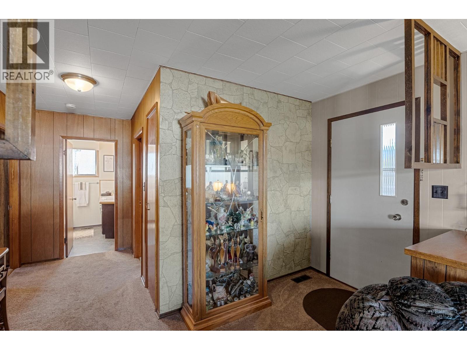 2588 Jackson Avenue, Merritt