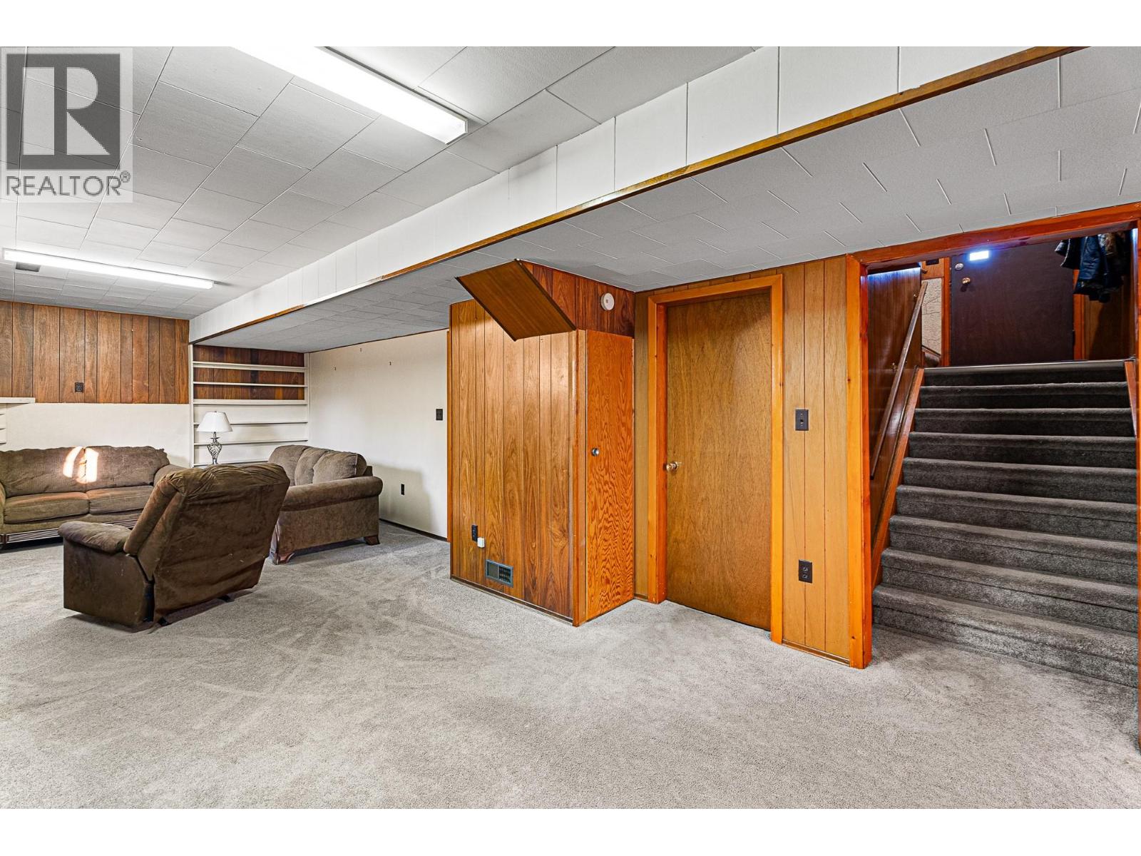 2588 Jackson Avenue, Merritt