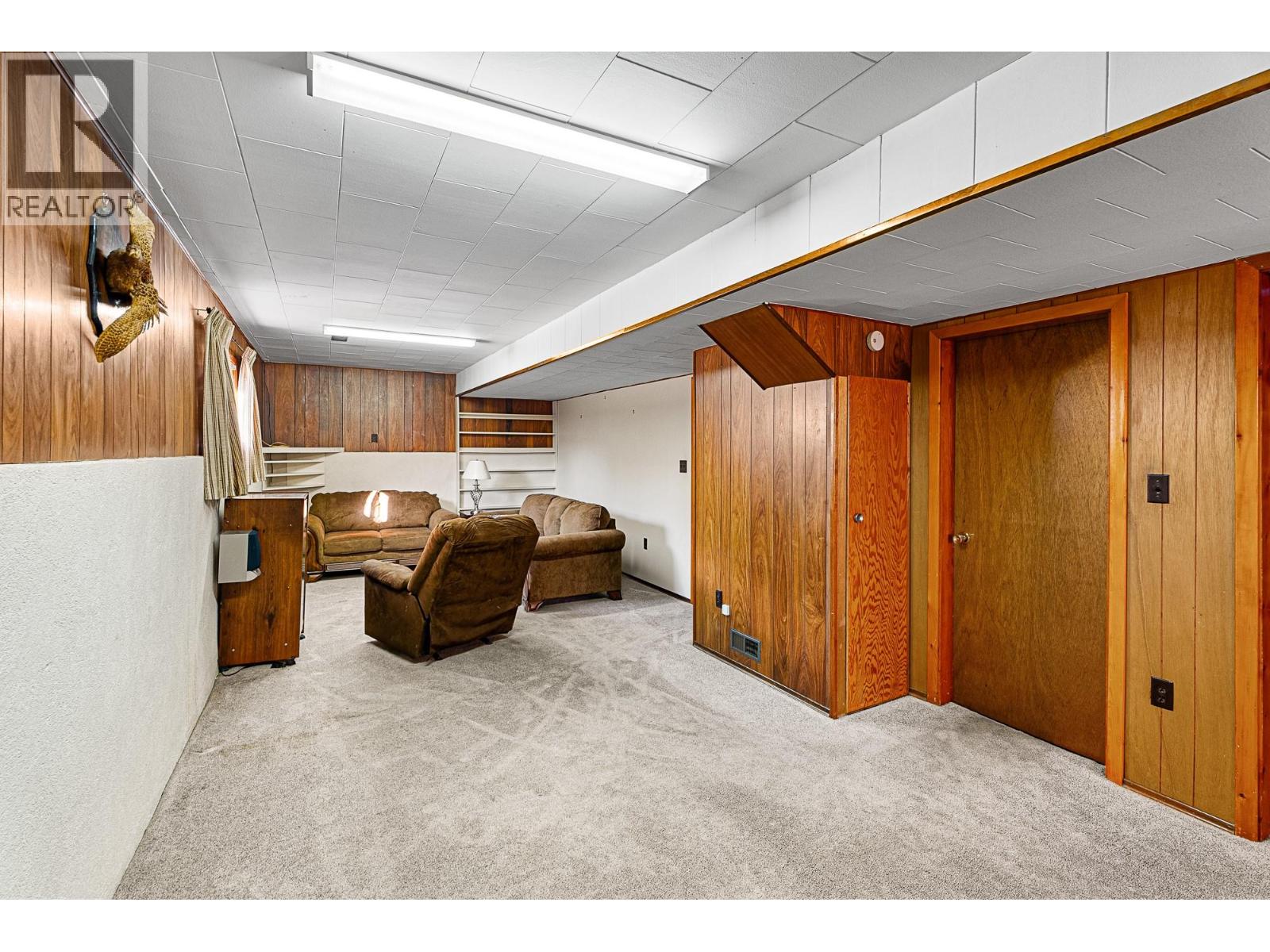 2588 Jackson Avenue, Merritt