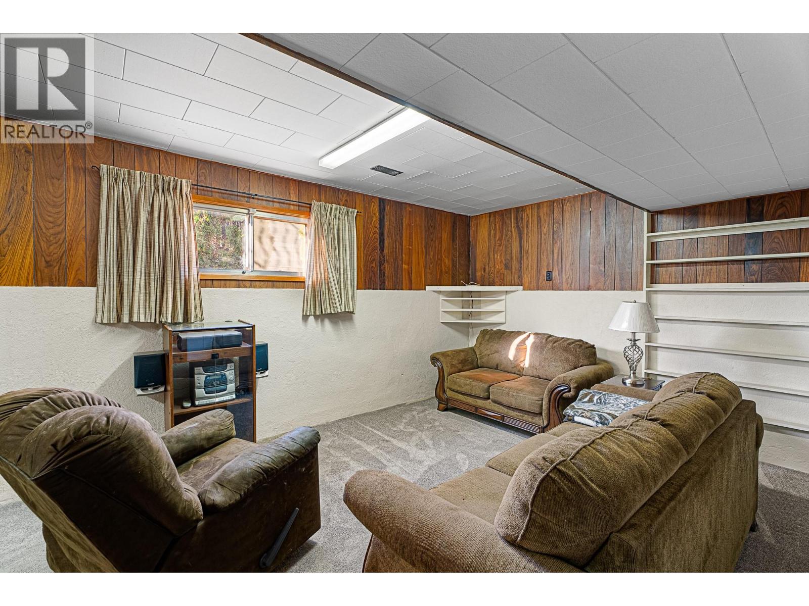 2588 Jackson Avenue, Merritt