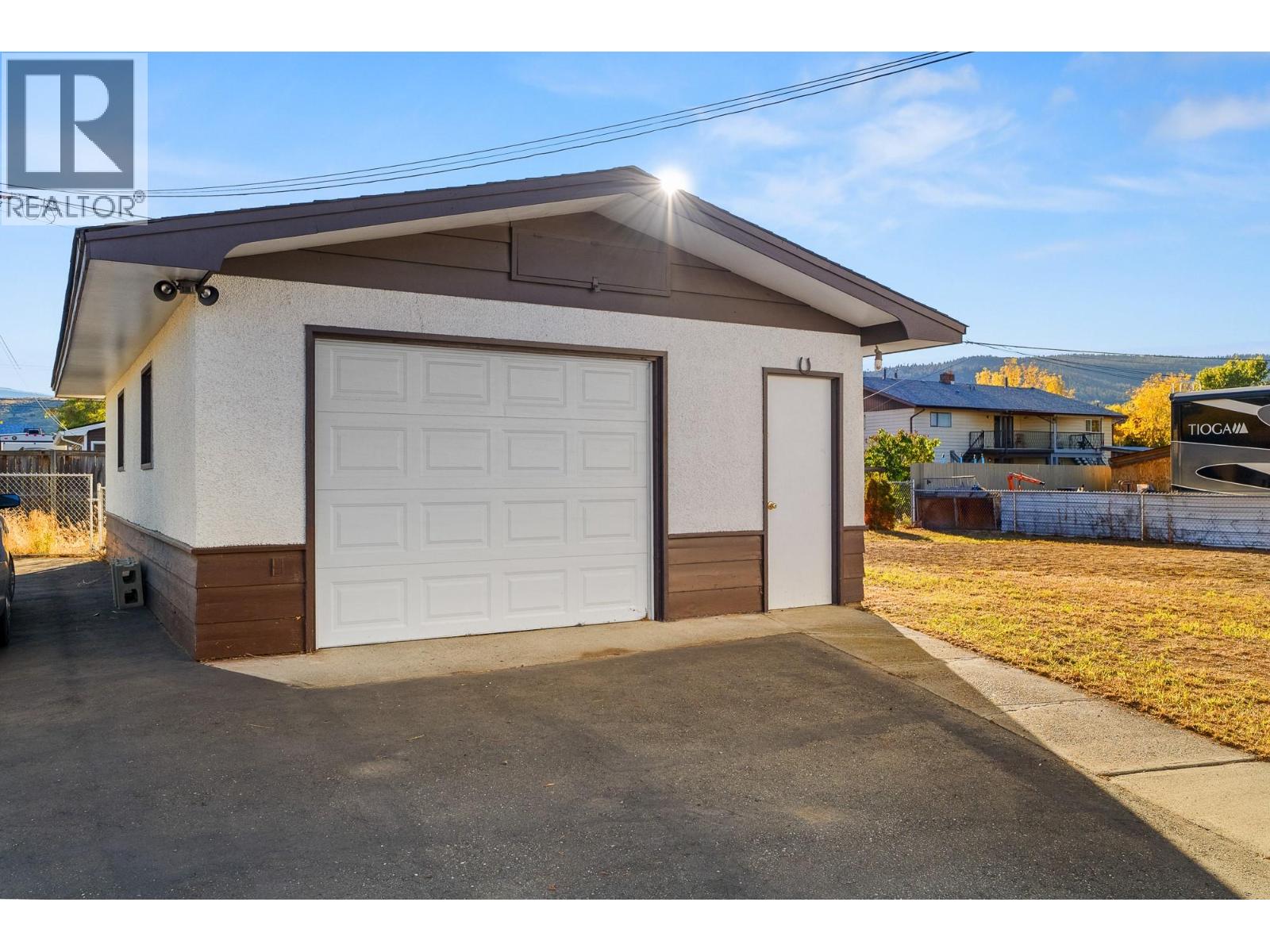 2588 Jackson Avenue, Merritt