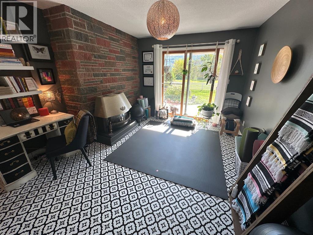 Single Family House Bungalow for Sale in   Street Rosedale Peace River 