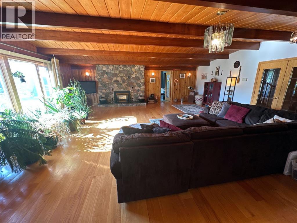 Single Family House Bungalow for Sale in   Street Rosedale Peace River 