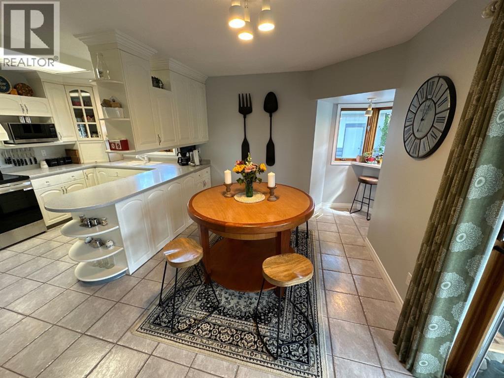 Single Family House Bungalow for Sale in   Street Rosedale Peace River 