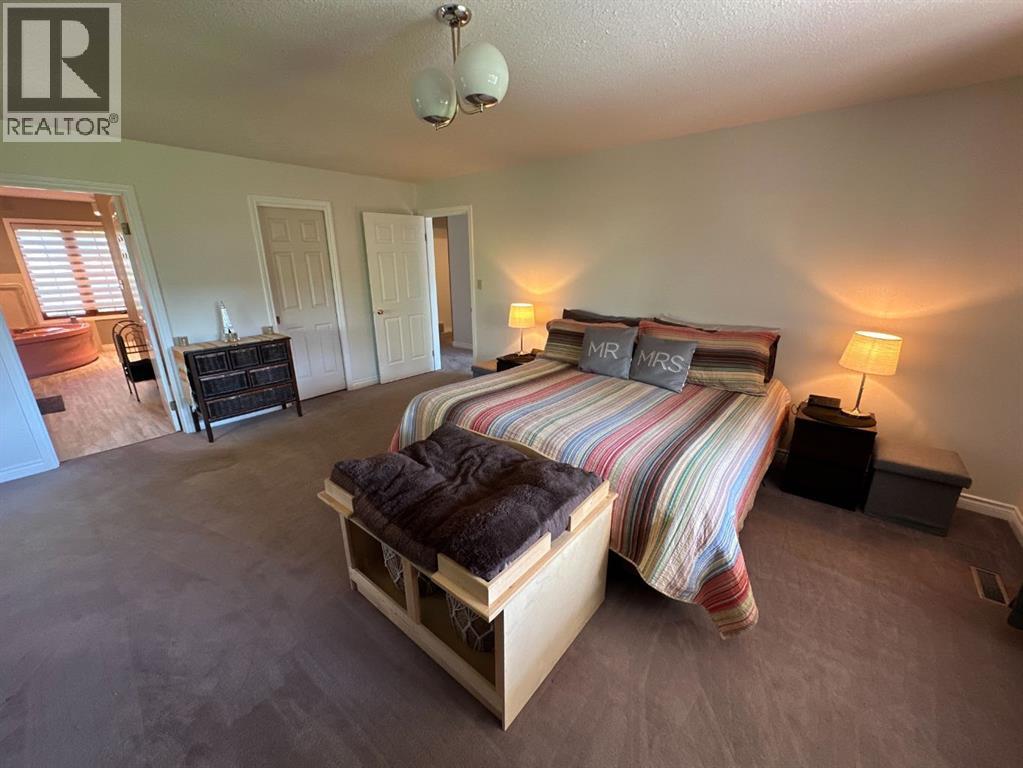 Single Family House Bungalow for Sale in   Street Rosedale Peace River 