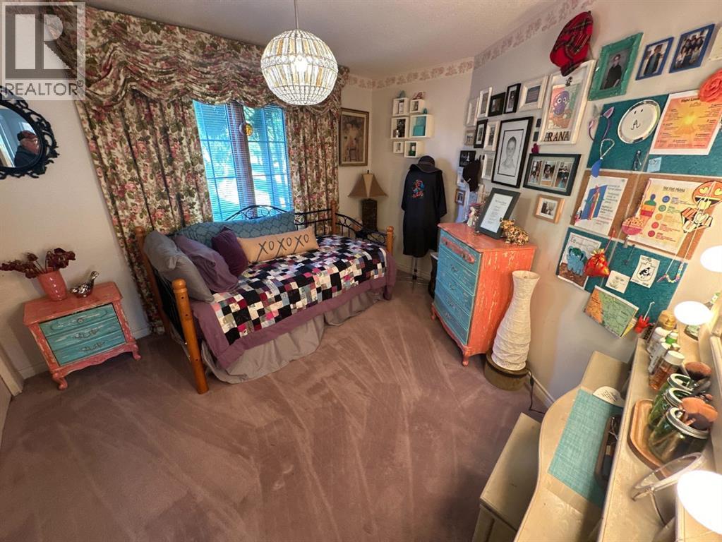 Single Family House Bungalow for Sale in   Street Rosedale Peace River 