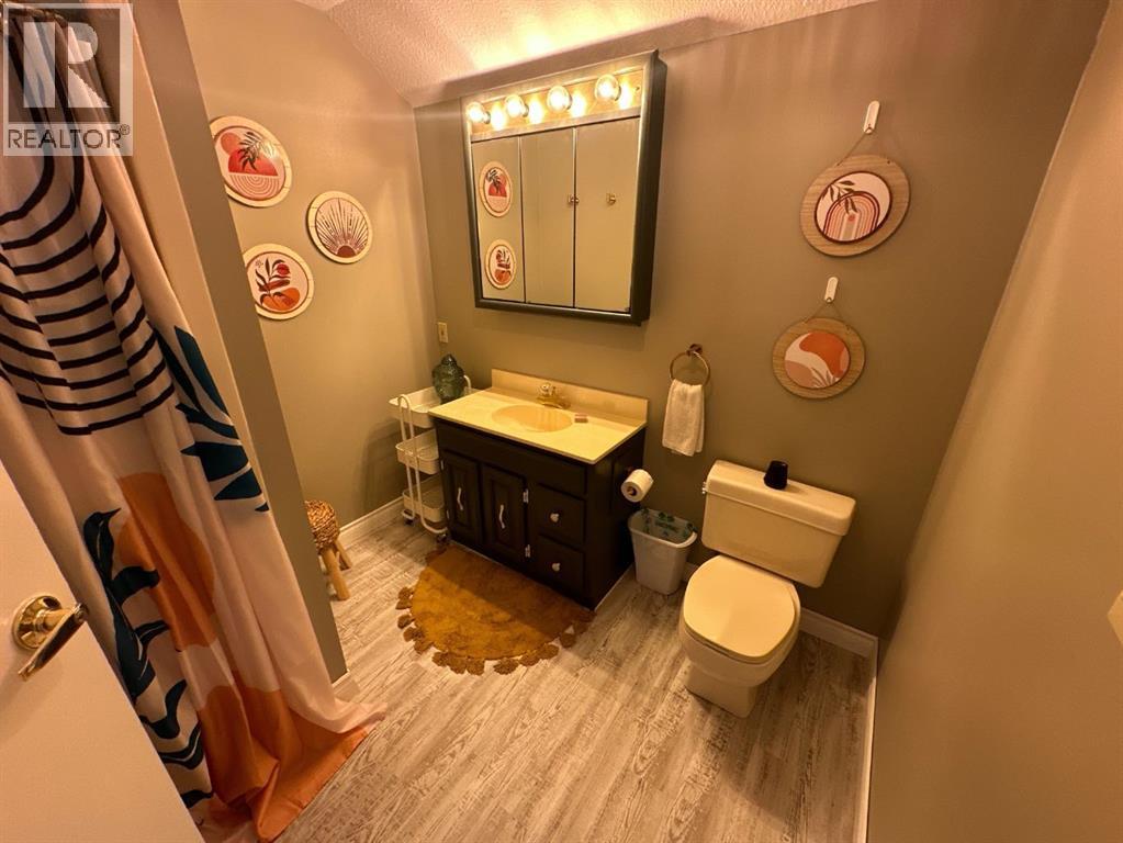 Single Family House Bungalow for Sale in   Street Rosedale Peace River 