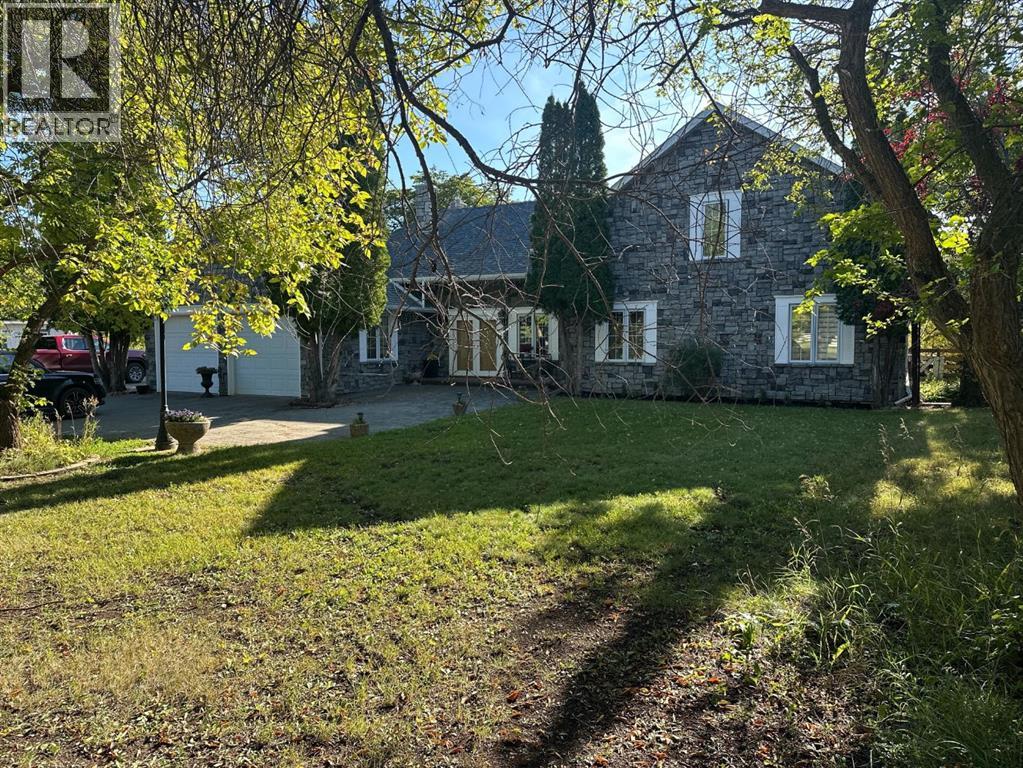 Single Family House Bungalow for Sale in   Street Rosedale Peace River 