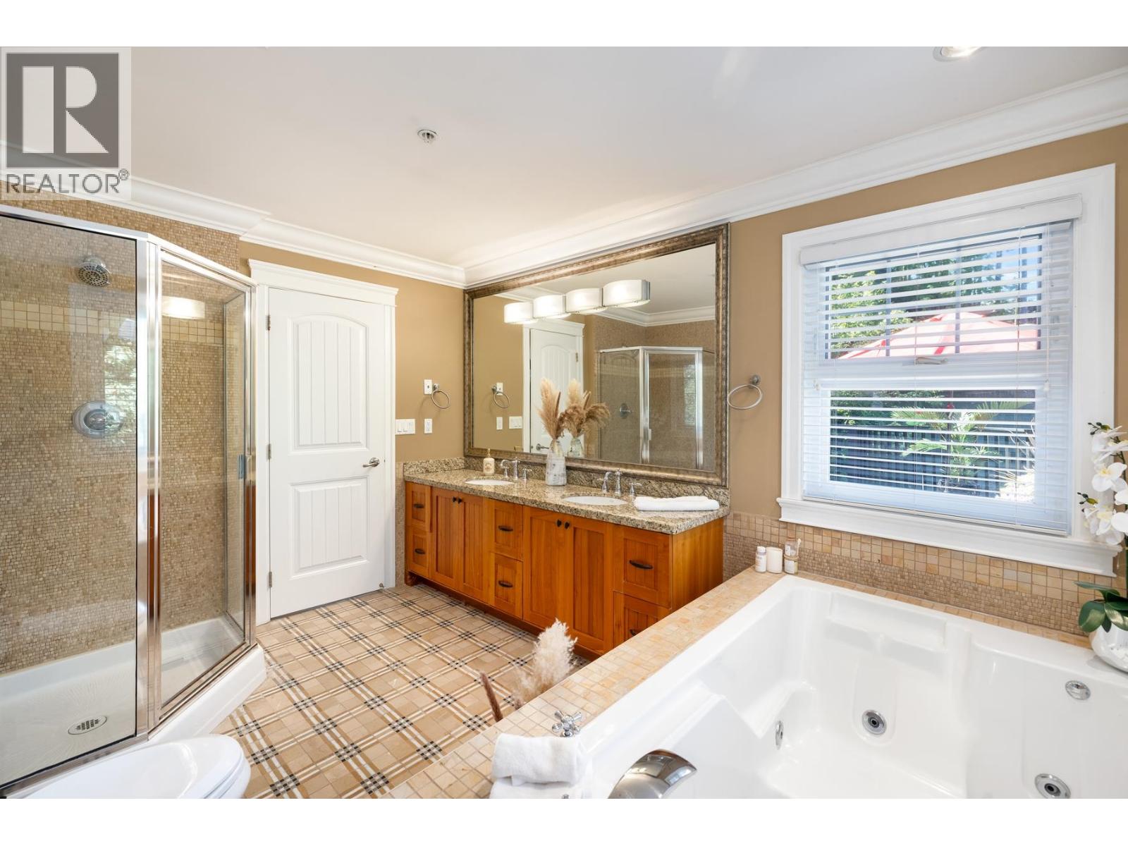 5671 WESTPORT ROAD, West Vancouver