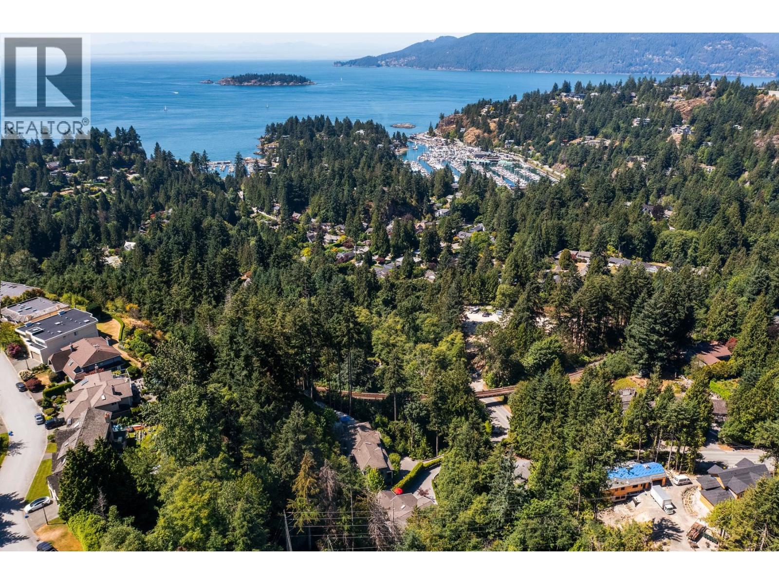 5671 WESTPORT ROAD, West Vancouver