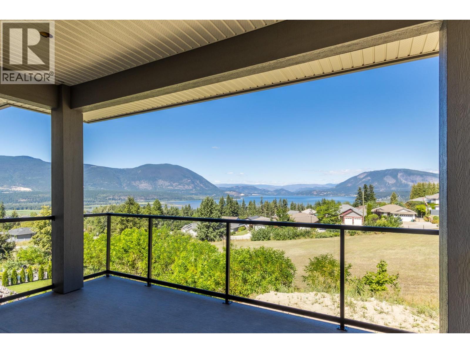 1121 16 Avenue SE, Salmon Arm