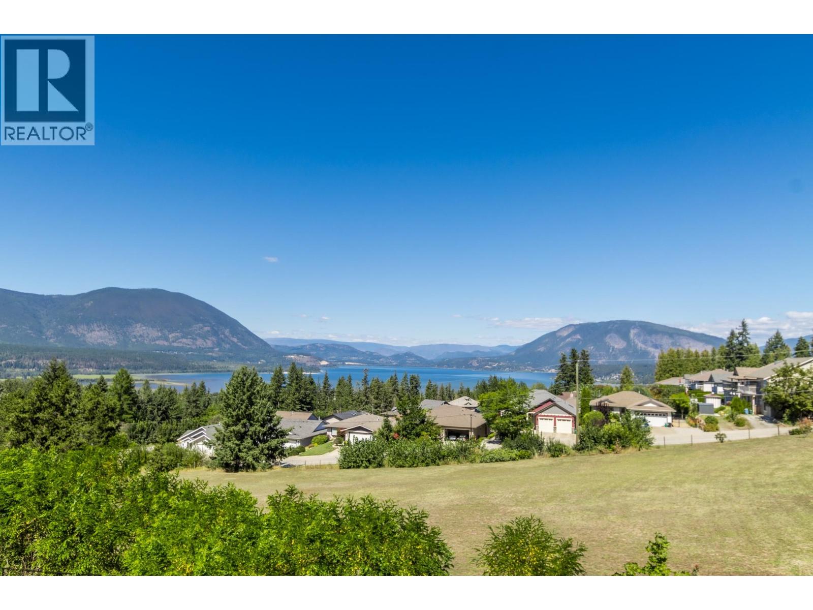 1121 16 Avenue SE, Salmon Arm