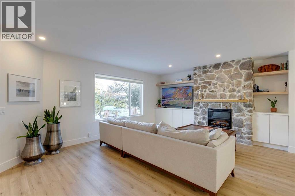 Single Family House for Sale in  Scenic View Close NW Scenic Acres Calgary 