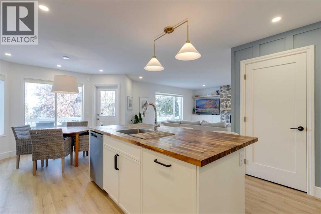 Single Family House for Sale in  Scenic View Close NW Scenic Acres Calgary 