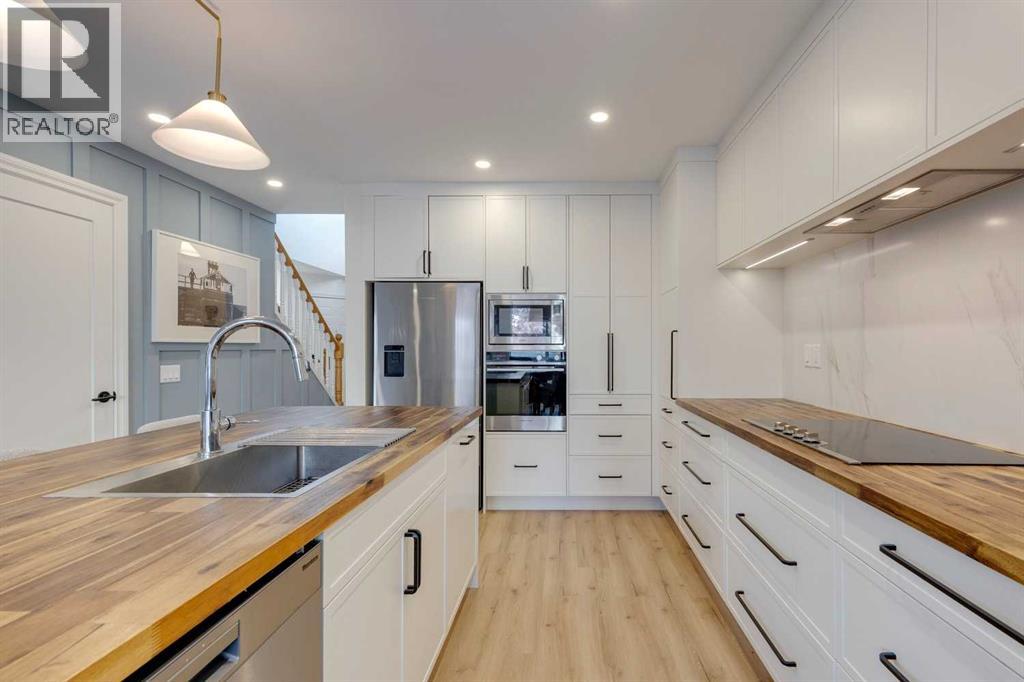 Single Family House for Sale in  Scenic View Close NW Scenic Acres Calgary 
