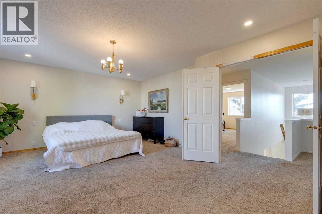 Single Family House for Sale in  Scenic View Close NW Scenic Acres Calgary 