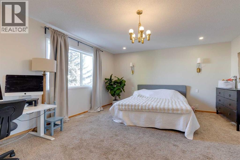 Single Family House for Sale in  Scenic View Close NW Scenic Acres Calgary 