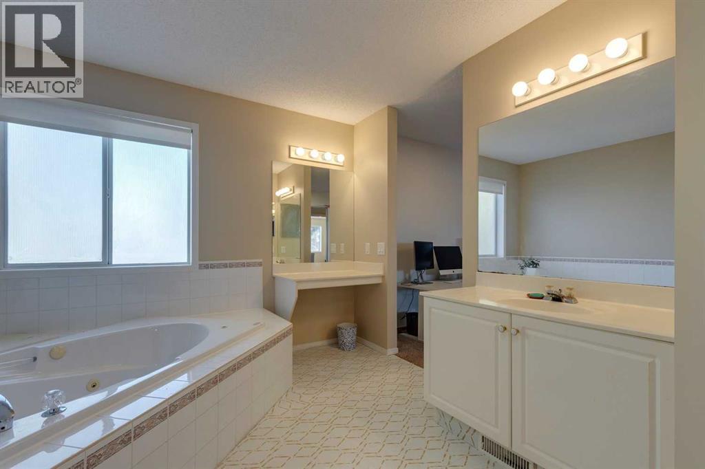 Single Family House for Sale in  Scenic View Close NW Scenic Acres Calgary 