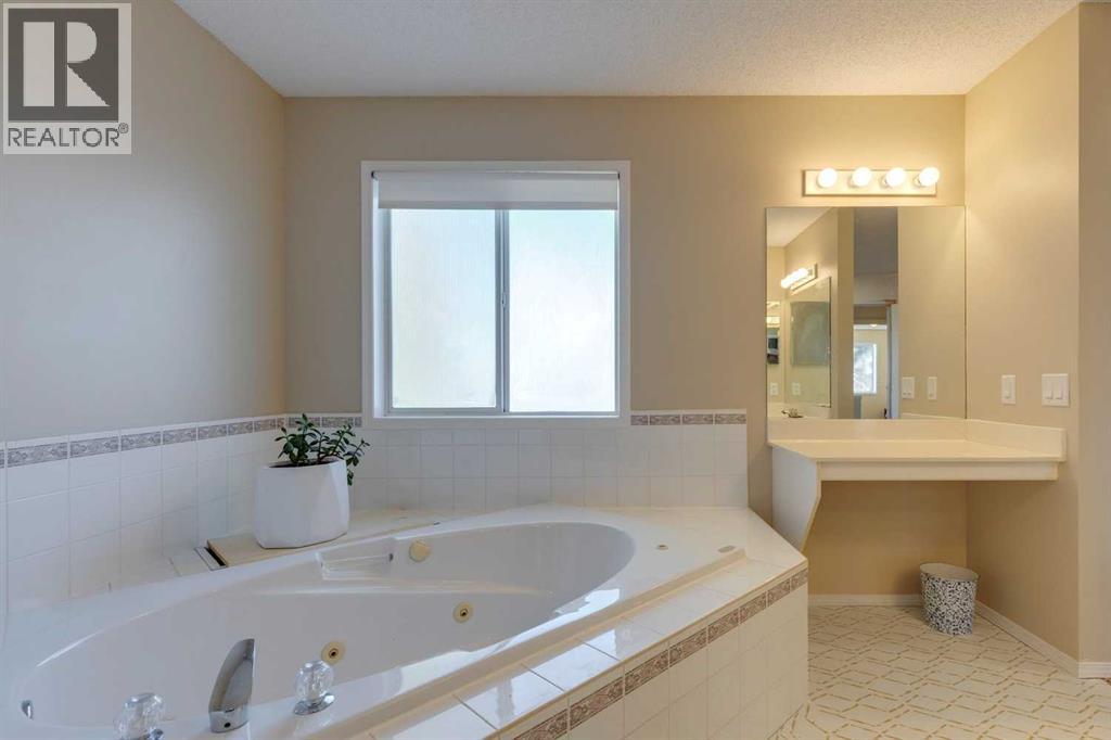 Single Family House for Sale in  Scenic View Close NW Scenic Acres Calgary 