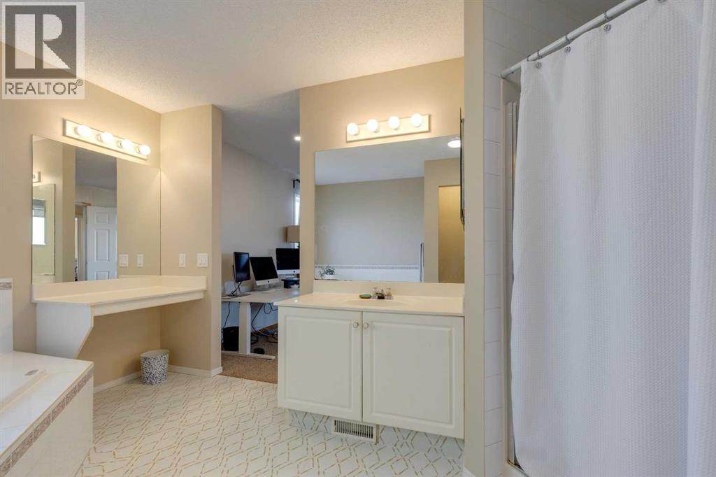 Single Family House for Sale in  Scenic View Close NW Scenic Acres Calgary 